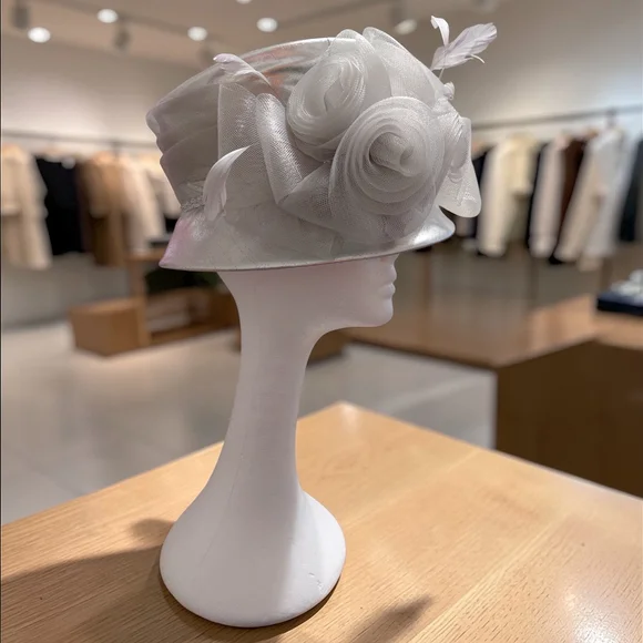 Women's Silver Hat with Floral Design